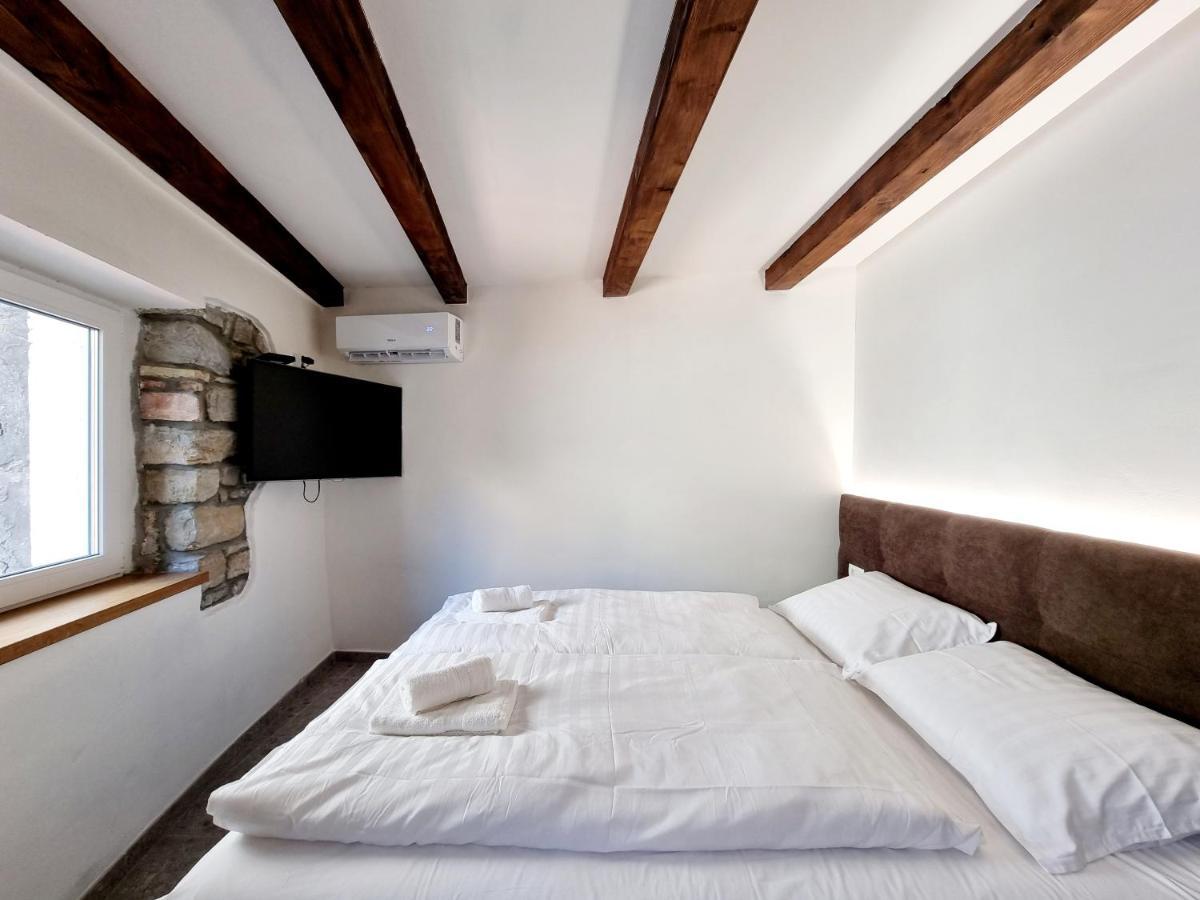 Akvatour Apartments 皮兰 外观 照片
